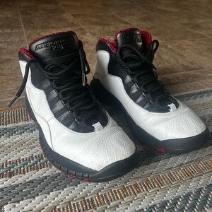 Air Jordan 10 Retro Chicago White Black Red Men’s Size 10 (2012) 310805-100